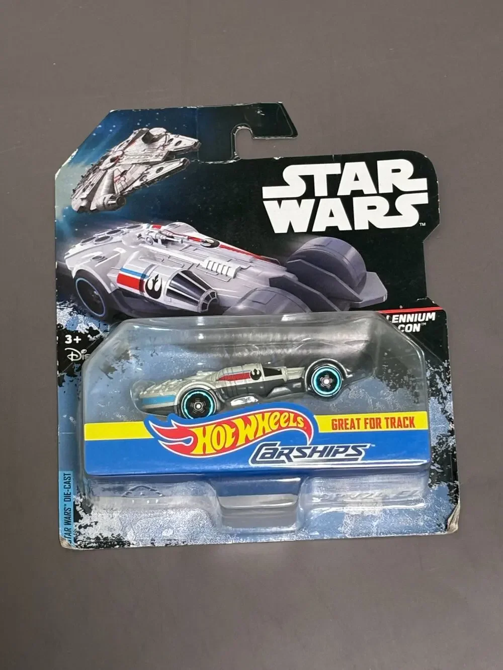 Hot Wheels Star Wars Millennium Falcon Carships Die-cast New Collectible